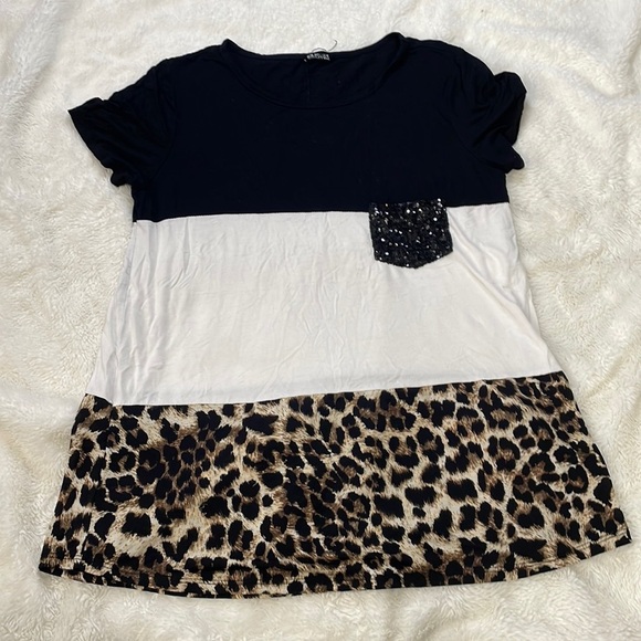 Heimish U.S.A Sequin Pocket and Cheetah Print - Picture 1 of 4